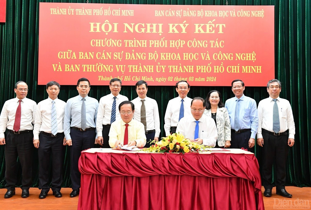 Ban Thường vụ Thành ủy TPHCM và Ban cán sự Đảng Bộ KH&CN ký kết chương trình phối hợp công tác