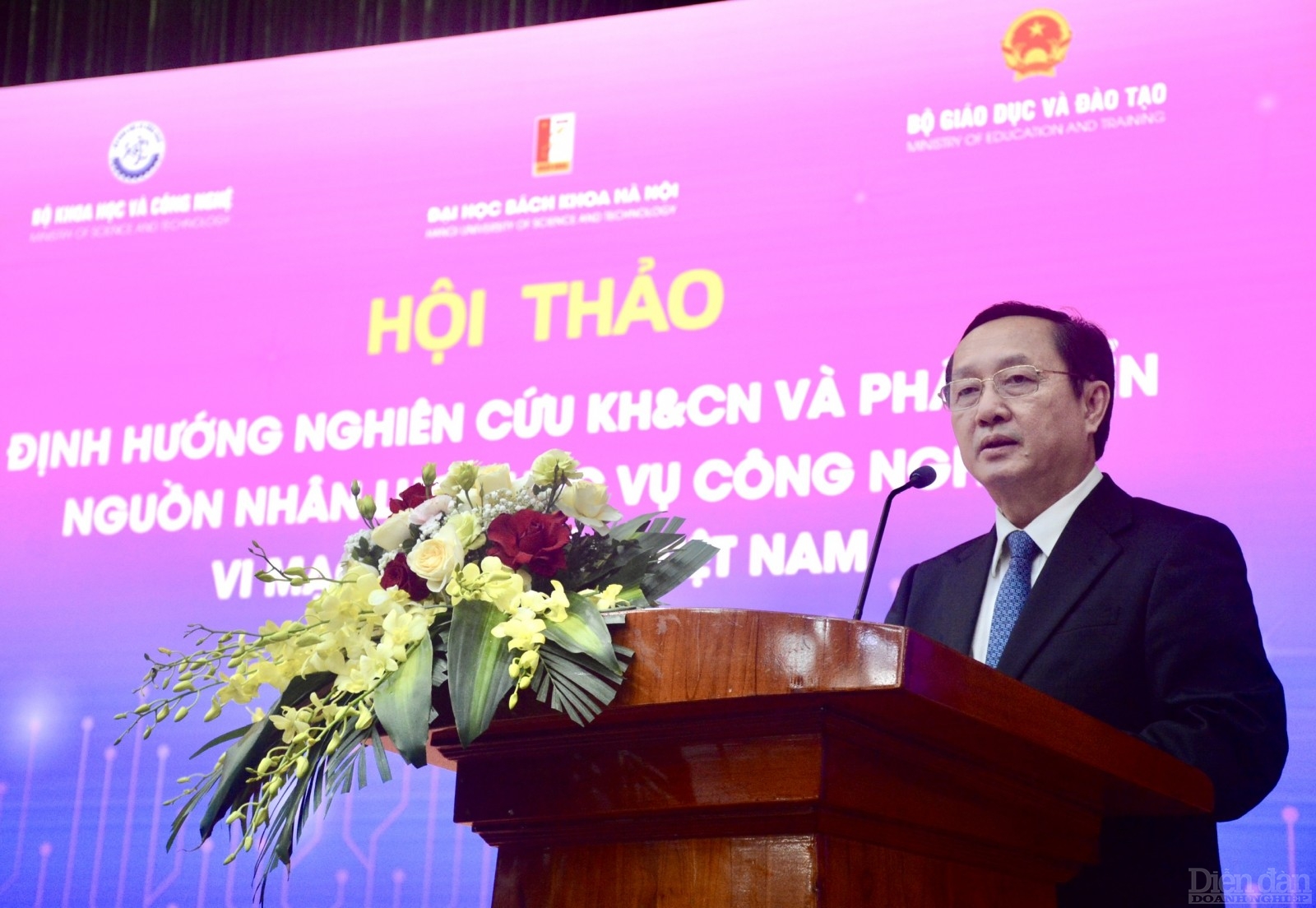 Bộ trưởng Bộ Khoa học & Công nghệ Huỳnh Thành Đạt phát biểu tại hội thảo