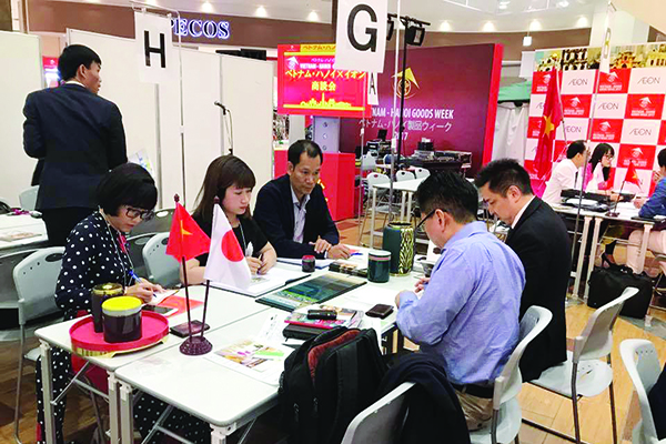 p/Doanh nghiệp Việt Nam - Nhật Bản giao thương tại “Tuần hàng Việt Nam-Hà Nội 2018” tại AEON Nhật Bản.