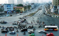 Ai đang dẫn dắt phát triển đô thị? (kỳ II): Vì đâu Việt Nam lắm... “đường đắt nhất hành tinh”?