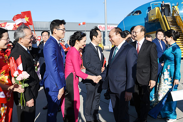p/Thủ tướng chính phủ Nguyễn Xuân Phúc có chuyến thăm châu Âu từ ngày 14- 21/10/2018. (Ảnh: Đại sứ các nước ASEAN tại Áo đón Thủ tướng Nguyễn Xuân Phúc và Phu nhân)