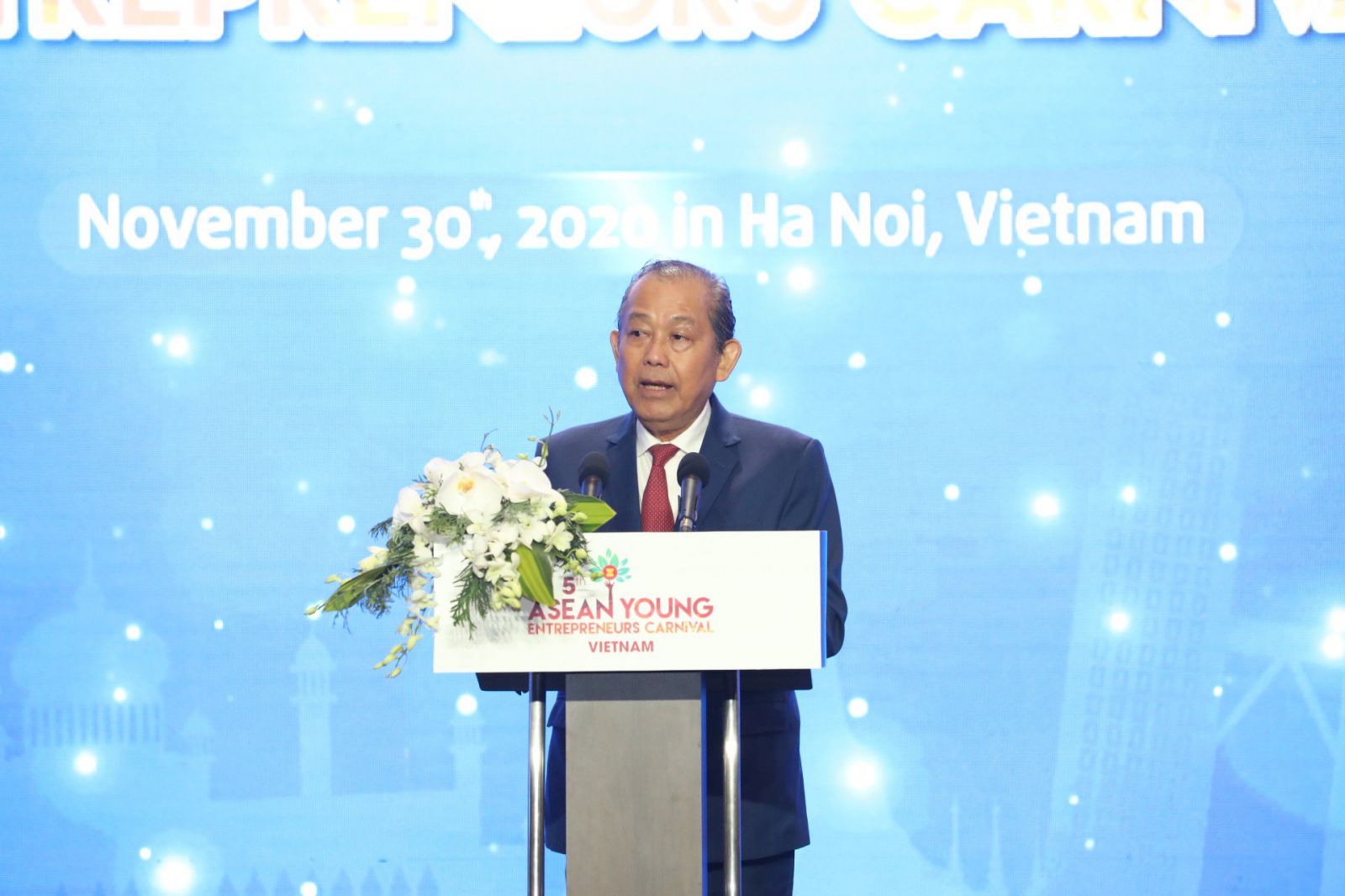 Phó Thủ tướng Thường trực Chính phủ Trương Hòa Bình phát biểu khai mạc Chương trình