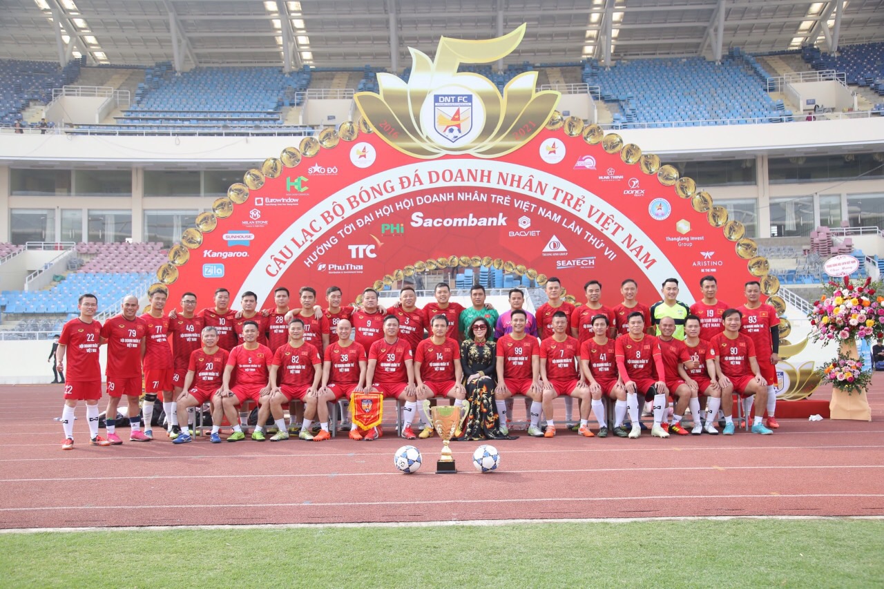 CLB đã tổ chức giao lưu bóng đá trên sân vận động Quốc gia Mỹ Đình với đội V- Star gồm các Cựu tuyển thủ Việt Nam và các nghệ sỹ nổi tiếng.