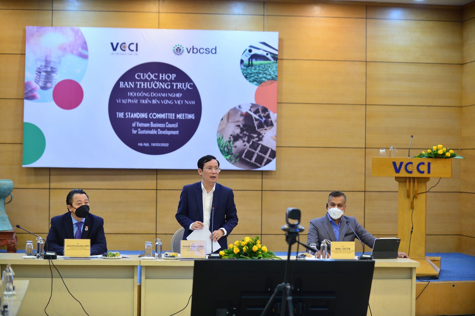 Chủ tịch VCCI Phạm Tấn Công phát biểu chỉ đạo tạitại Họp Ban thường trực Hội đồng doanh nghiệp vì sự phát triển bền vững Việt Nam(VBCSD) 2022