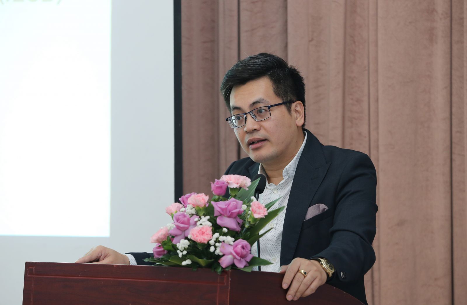 Ông Nguyễn Tiến Huy, Giám đốc Văn phòng Doanh namnghiệp vì sự phát triển Bền vững, VCCI phát biểu khai mạc tại Chương trình