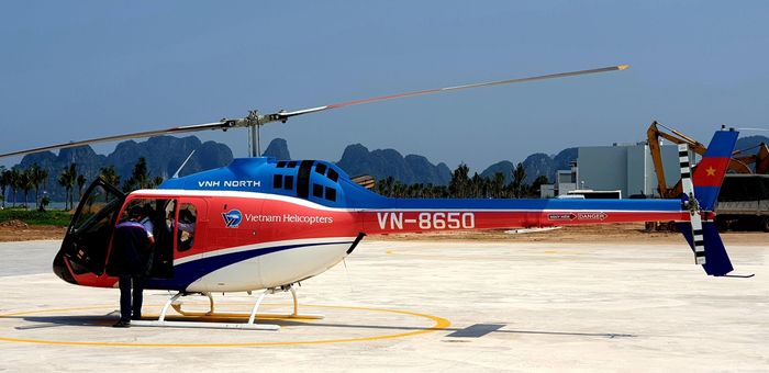 Máy bay Bell 505 (số hiệu VN-8650) của Công ty trực thăng miền Bắc thuộc Tổng Công ty trực thăng Việt Nam.