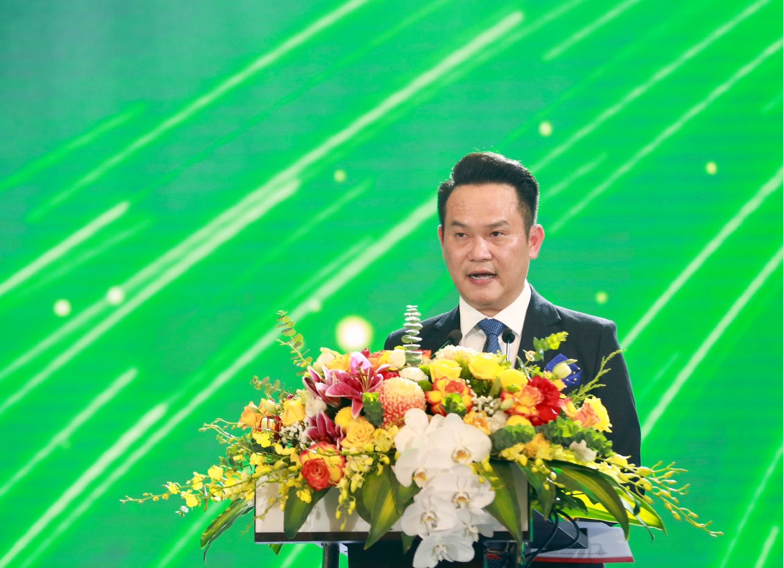 Ông Đặng Hồng Anh- Chủ tịch Hội Doanh nhân trẻ Việt Nam phát biểu tại Lễ trao giải.