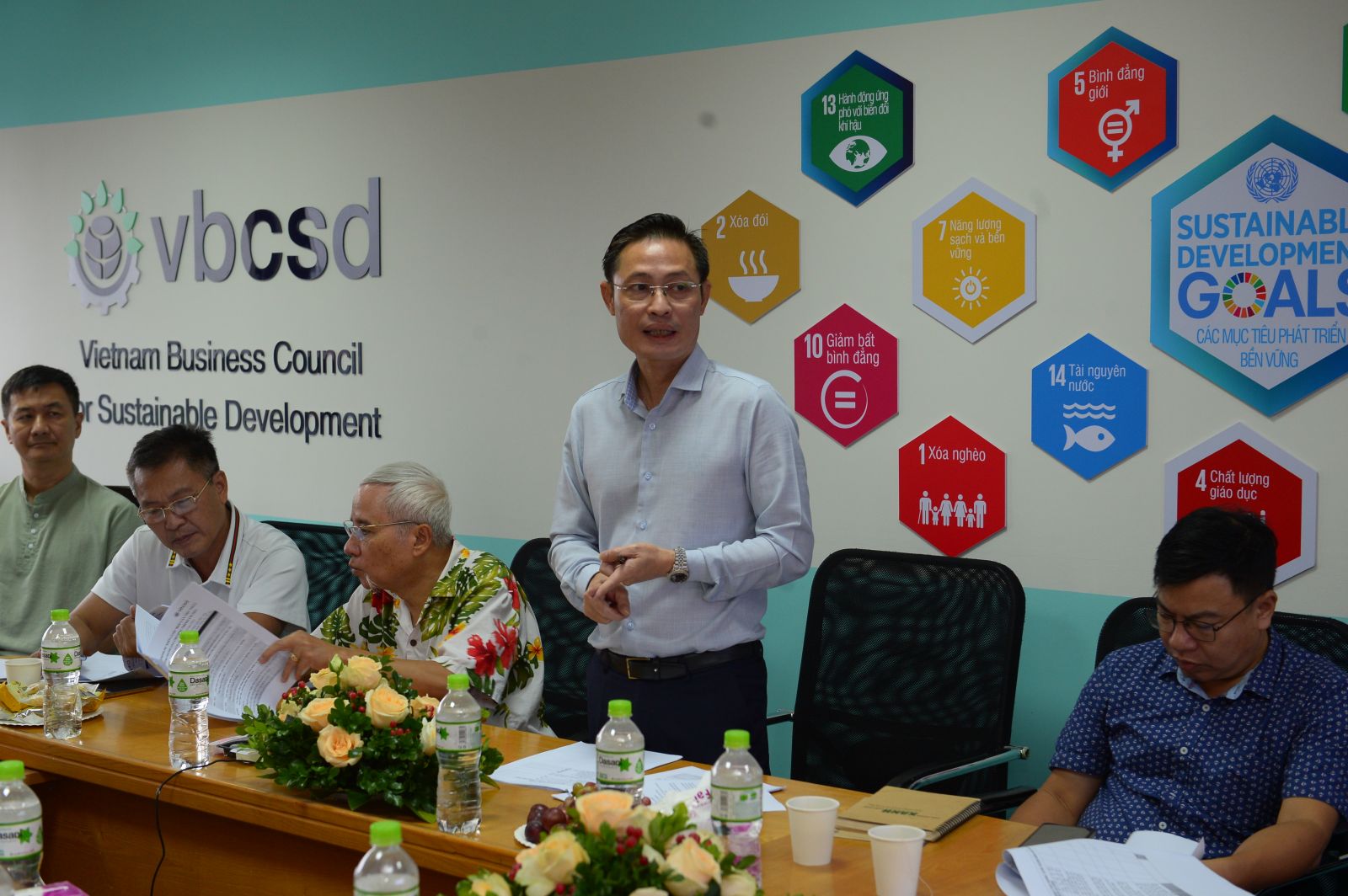 ông Phạm Hoàng Hải, phụ trách kỹ thuật Chương trình CSI giới thiệu quy trình, quy tắc đánh giá hồ sơ doanh nghiệp.