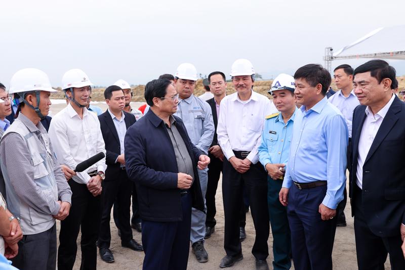 Thủ tướng Phạm Minh Chính đi kiểm tra công trường dự án mở rộng sân bay Điện Biên và một số công trình trọng điểm trên địa bàn thành phố Điện Biên Phủ (tháng 4 năm 2023).