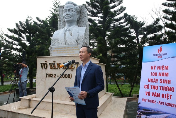 Phó Tổng Giám đốc BSR Phạm Minh Nghĩa phát biểu tri ân cố Thủ tướng Võ Văn Kiệt và ôn lại lịch sử 61 năm ngành Dầu khí Việt Nam
