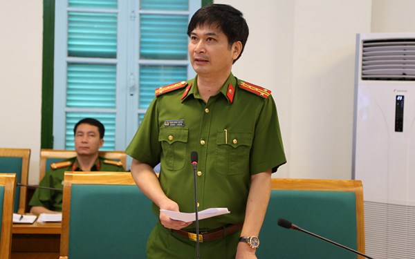 Theo đại tá Trịnh Ngọc Quyên, Phó Giám đốc Công an tỉnh Quảng Ninh, tỉnh này cần phải xây dựng bổ sung hành lang pháp lý cho việc quản lý các phương tiện cá nhân hoạt động trên vịnh 