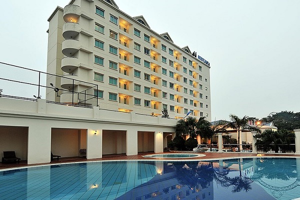 Khách sạn 4 sao Heritage, một trong ba khách sạn chịu ảnh hưởng nghiêm trọng từ vấn nạn ô nhiễm tiếng ồn