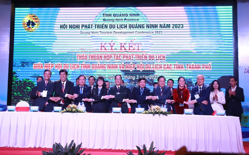 Hiệp hội du lịch Quảng Ninh hợp tác ký kết với Hiệp hội DN các tỉnh thành phố