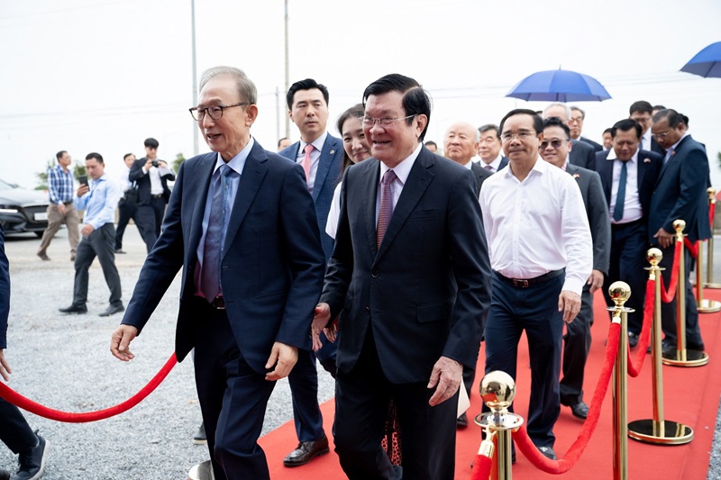 Nguyên chủ tịch nước Trương Tấn Sang chào mừng Cựu Tổng thống Hàn Quốc Lee Myung Bak