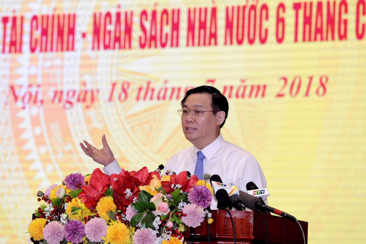 Phó Thủ tướng Chính phủ Vương Đình Huệ cho rằng, đôi khi giảm thuế nhưng lại tăng được tổng thu, đó mới là gải pháp đúng đắn. 
