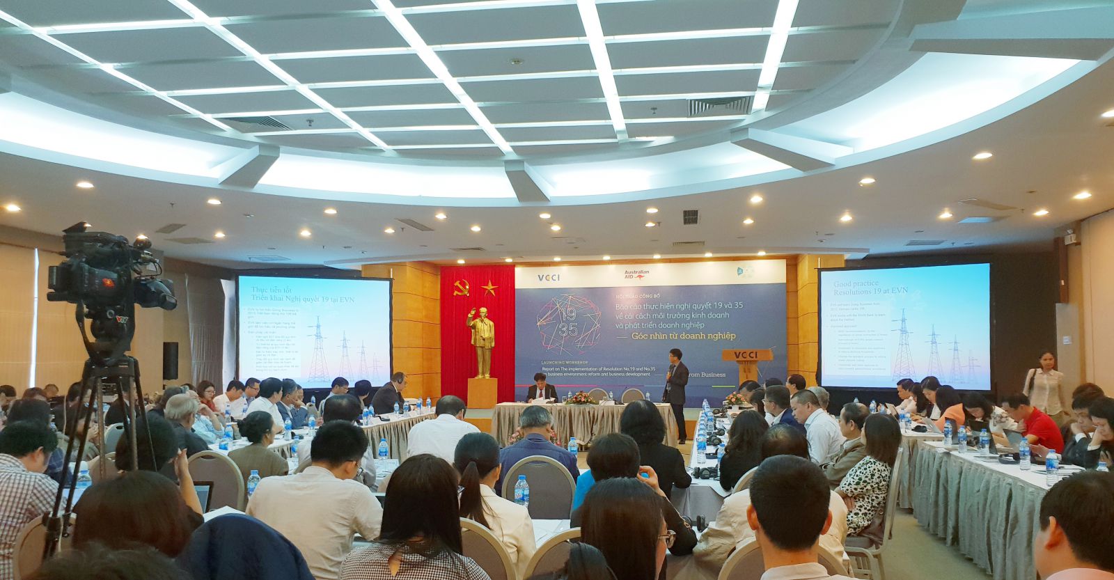 Hội thảo Báo cáo Thực hiện Nghị quyết 19 và 35 về cải cách môi trường kinh doanh và phát triển doanh nghiệp – Góc nhìn từ doanh nghiệp được tổ chức sáng nay (20/11) tại Hà Nội.
