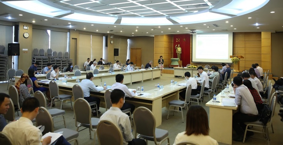 Sáng nay (6/5), VIAC và Hiệp hội các Nhà đầu tư công trình giao thông đường bộ Việt Nam (VARSI) phối hợp với Uỷ ban hợp tác công tư thuộc Hội đồng Quốc gia về Phát triển bền vững và nâng cao năng lực cạnh tranh, VCCI tổ chức Tọa đàm Góp ý dự thảo Luật Đầu tư theo phương thức đối tác công tư: Hợp đồng PPP và xử lý vi phạm.