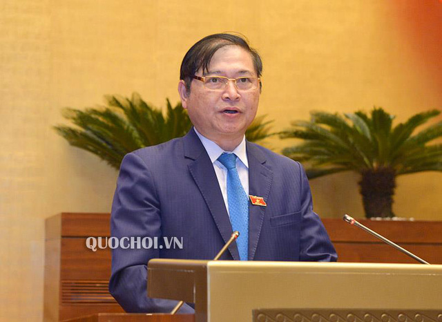 Chủ nhiệm Ủy ban Khoa học, Công nghệ và Môi trường của Quốc hội (KH,CN&MT) Phan Xuân Dũng đã trình bày Báo cáo thẩm tra dự án Luật sửa đổi, bổ sung một số điều của Luật Bảo vệ môi trường.