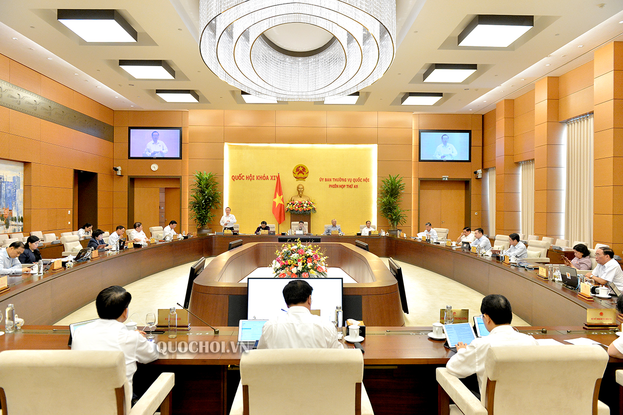 Ủy ban Thường vụ Quốc hội cho ý kiến về dự thảo Nghị quyết của Quốc hội về công nhận và cho thi hành tại Việt Nam phán quyết của cơ quan giải quyết tranh chấp đầu tư theo Hiệp định EVIPA.