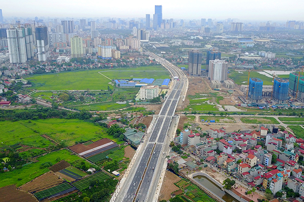 Để có được 3,5km đường Trần Hữu Dực, Nam Từ Liêm, nối đường Lê Đức Thọ và đường 70 , Hà Nội phải đổi gần 70 héc-ta đất.