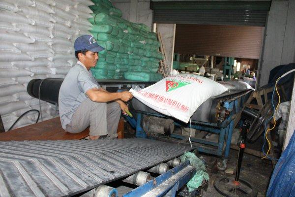 Trong tổng số 950.000 tấn mía đường được nhập về Việt Nam trong 8 tháng, gần 85% là đường nhập từ Thái Lan, tăng gần 6 lần so với cùng kỳ và gần ba lần cả năm 2019.