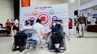 Nhân viên Shinhan Finance hiến máu giữa bối cảnh máu khan hiếm tại Hà Nội