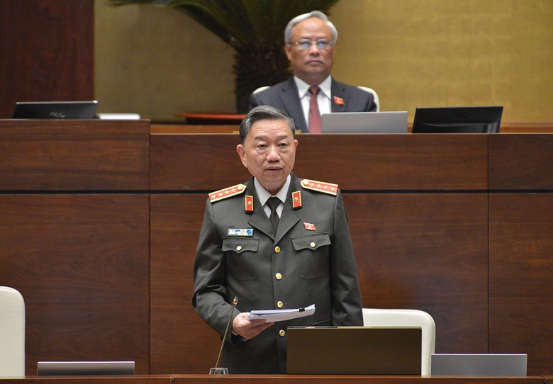 Bộ trưởng Tô Lâm phát biểu trước Quốc hội.