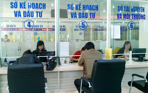Trong báo cáo về vai trò của doanh nghiệp tư nhân trong cung cấp dịch vụ công, Phòng Thương mại và Công nghiệp Việt Nam (VCCI) cho rằng Việt Nam hiện nay đang rất cần đổi mới việc cung cấp dịch vụ công để đáp ứng tốt hơn nhu cầu của xã hội.