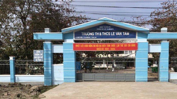 Trường TH&THCS Lê Văn Tám, phường Cheo Reo (thị xã Ayun Pa) đã cho học sinh nghỉ học phòng dịch. 