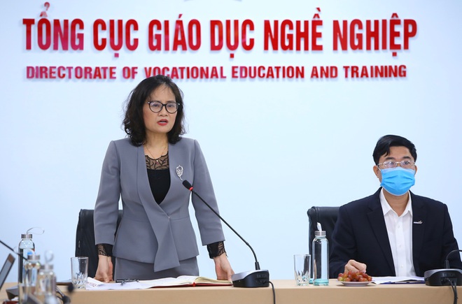 bà Nguyễn Thị Việt Hương, Phó Tổng cục trưởng Tổng cục Giáo dục Nghề nghiệp, Trưởng Ban tổ chức Hội giảng.