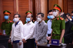 Tạm dừng phiên xét xử ông Trần Vĩnh Tuyến vì một bị cáo điều trị ung thư