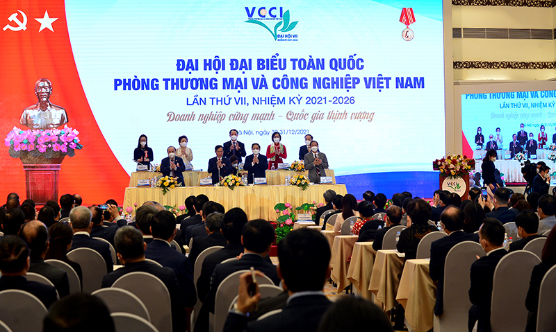 434 đại biểu, đại diện cho hơn 220 hiệp hội doanh nghiệp thành viên và gần 200 nghìn doanh nghiệp hội viên trong cả nước, dự Đại hội tại Hà Nội và các điểm cầu.