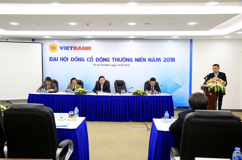 Tổng Giám đốc Nguyễn Thanh Nhung báo cáo kết quả hoạt động của ngân hàng