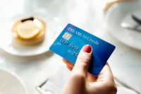 Cạnh tranh gay gắt thị trường thẻ tín dụng: Ai đang làm chủ cuộc đua?