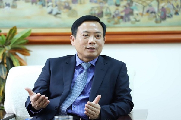 Ông Trần Văn Dũng-Chủ tịch UBCK cho biết, Bộ Tài chính đã đồng ý giảm các loạip/phí chứng khoán trong tuần này