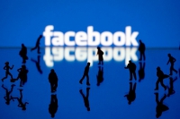 Facebook đối diện tương lai mịt mù