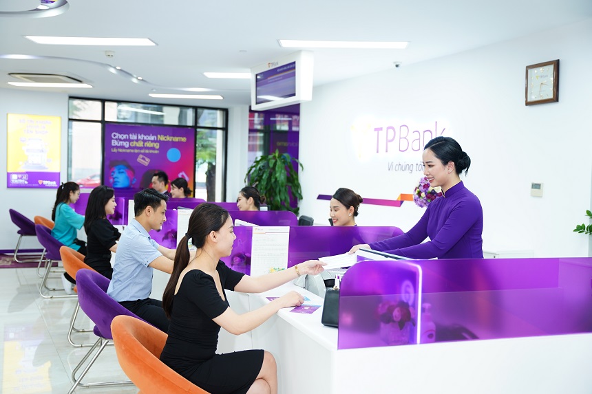 Theo Vietnam Report, TPBank nằm trong nhóm Top 4 ngân hàng tư nhân uy tín nhất Việt Nam