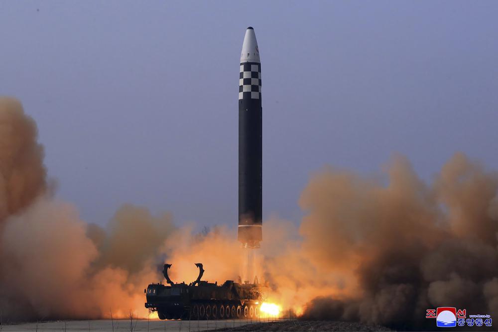 vụ phóng thử tên lửa đạn đạo xuyên lục địa (ICBM) Hwasong-17 ngày 24/3.