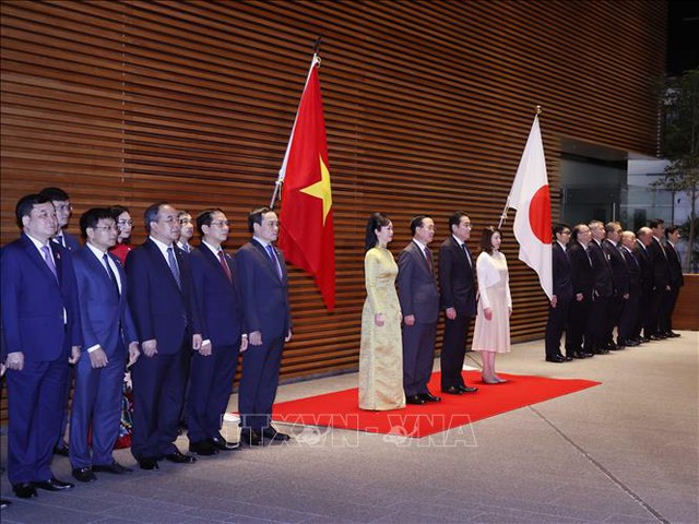  lễ đón chính thức Chủ tịch nước Võ Văn Thưởng và phu nhân cùng đoàn cấp cao Việt Nam thăm chính thức Nhật Bản đã diễn ra trọng thể tại Phủ Thủ tướng Nhật Bản ở thủ đô Tokyo.