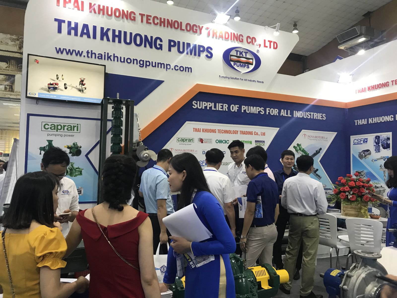 Gian hàng của Công ty Thái Khương với các thiết bị bơm công nghiệp tiên tiến