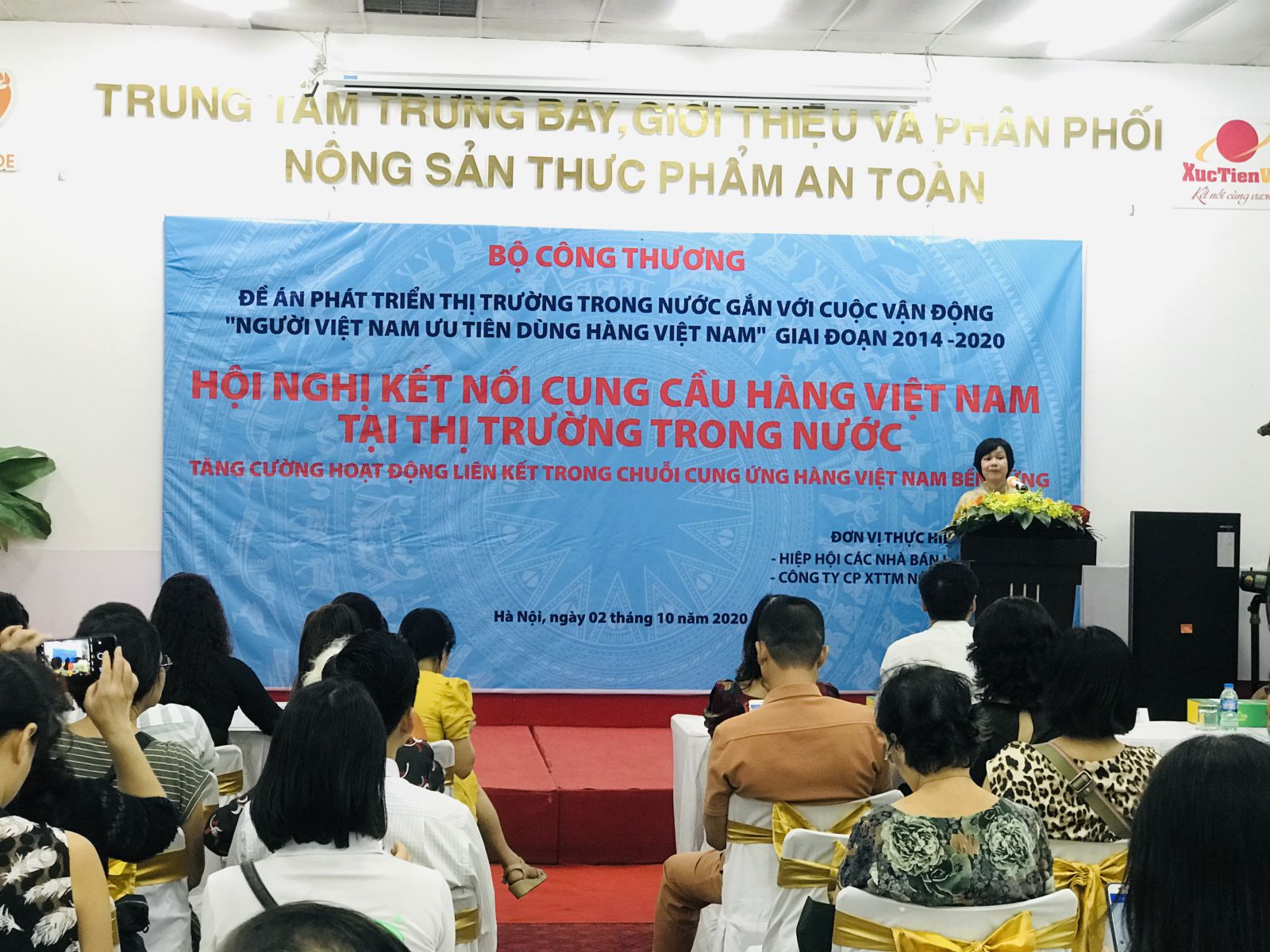 Bà Lê Việt Nga, Phó Vụ trưởng Vụ Thi trường trong nước - Bộ Công Thương phát biểu tại Hội nghị 