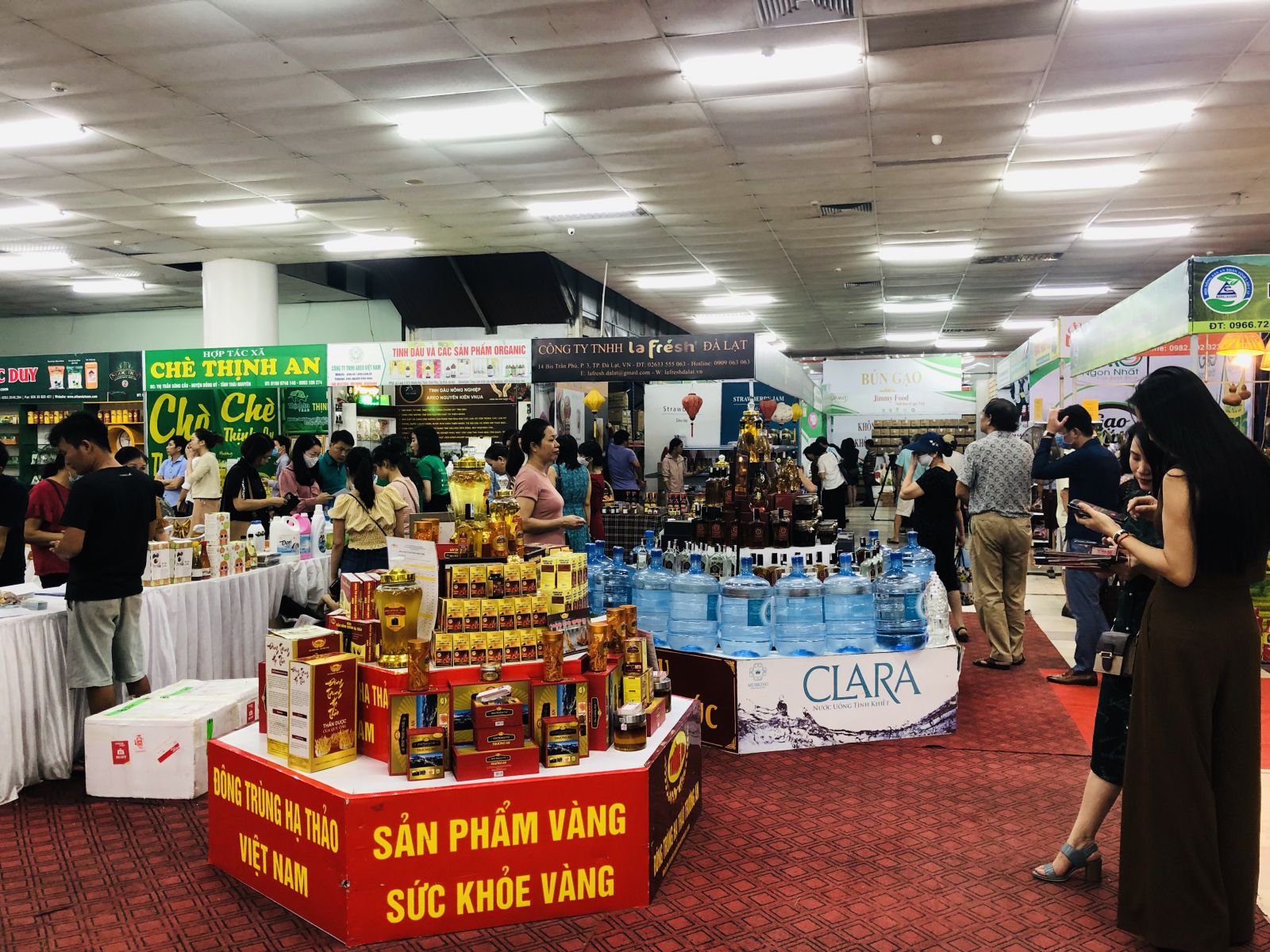 hơn 50 doanh nghiệp sản xuất, phân phối - bán lẻ hàng Việt tham dự, trưng bày và giới thiệu sản phẩm tại Hội nghị