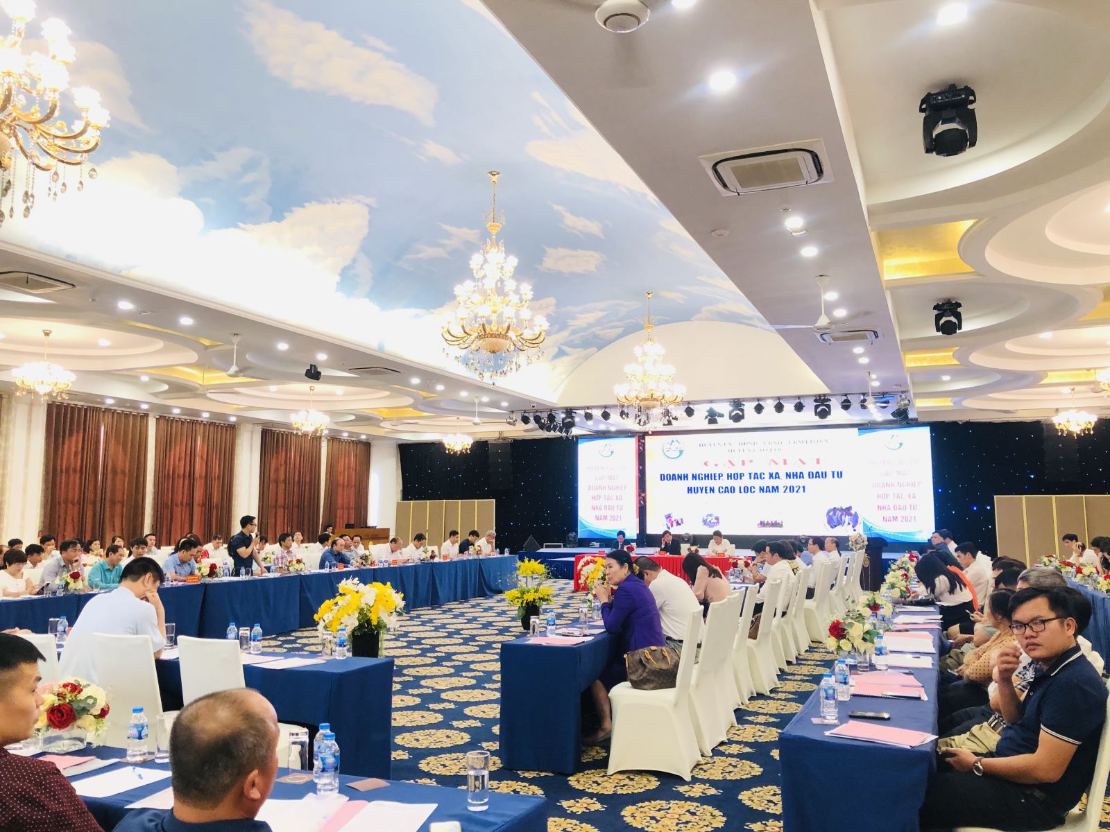 Quang cảnh Hội nghị gặp mặt doanh nghiệp huyện Cao Lộc chiều 224