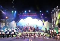 Đặc sắc lễ hội đường phố đêm khai mạc tuần Văn hóa - Du lịch Lai Châu