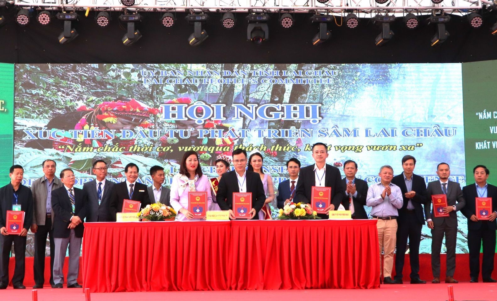 Lễ ký kết hợp tác giữa UBND các huyện trên địa bàn tỉnh Lai Châu với các doanh nghiệp, hợp tác xã tham gia phát triển sâm
