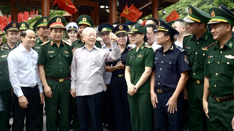 Tổng Bí thư Nguyễn Phú Trọng đến thăm và làm việc tại Cửa khẩu Quốc tế Hữu Nghị (Ảnh: Văn Hiếu)