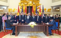 Vietnam Airlines ký kết hai hợp đồng trị giá hơn 1 tỷ USD
