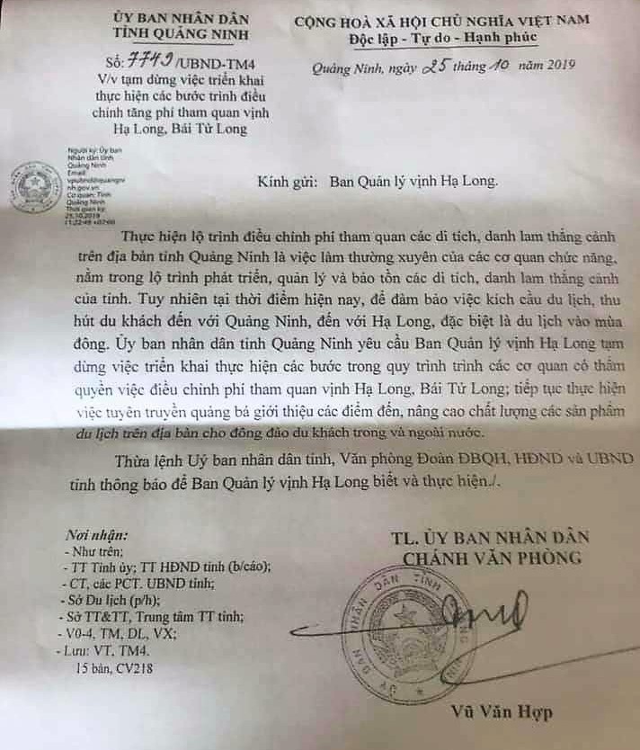 Văn bản 7749 của ủy ban nhân dân tỉnh Quảng Ninh yêu cầu dừng điều chỉnh tăng phí tham quan vịnh Hạ Long. Ảnh Lê Cường