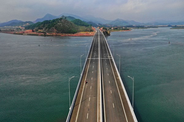 Đột phá về giao thông tạo đà quan trọng cho kinh tế Quảng Ninh bứt phá chóng mặt