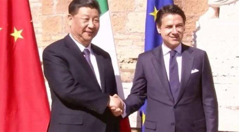 Thủ tướng Italia Giuseppe Conte (phải) và Chủ tịch Trung Quốc Tập Cận Bình trong cuộc gặp tại Rome ngày 23/3/2019. Ảnh: Reuters